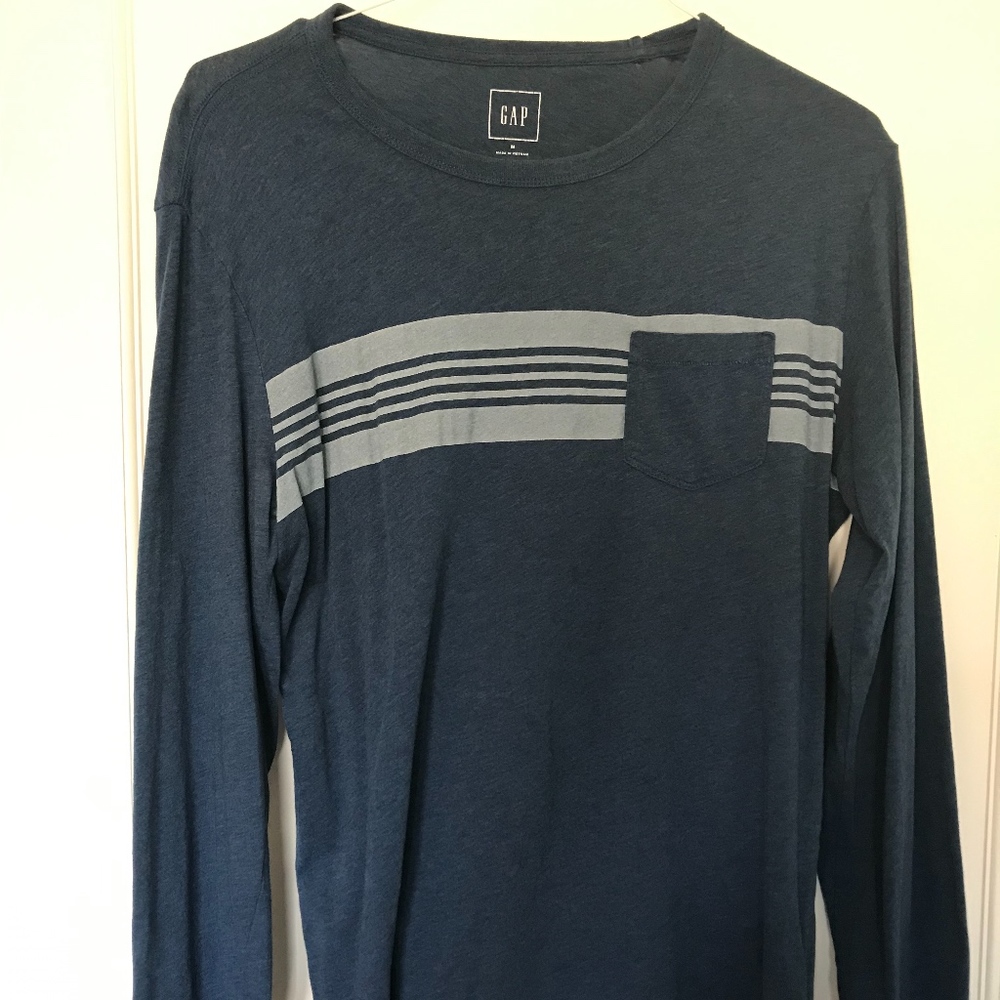 GAP long sleeve t-shirt - medium